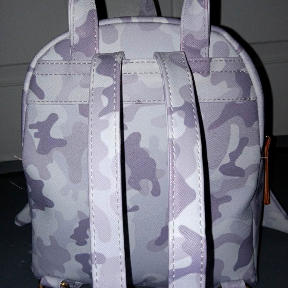 Shark back back - Picture 3 of 4
